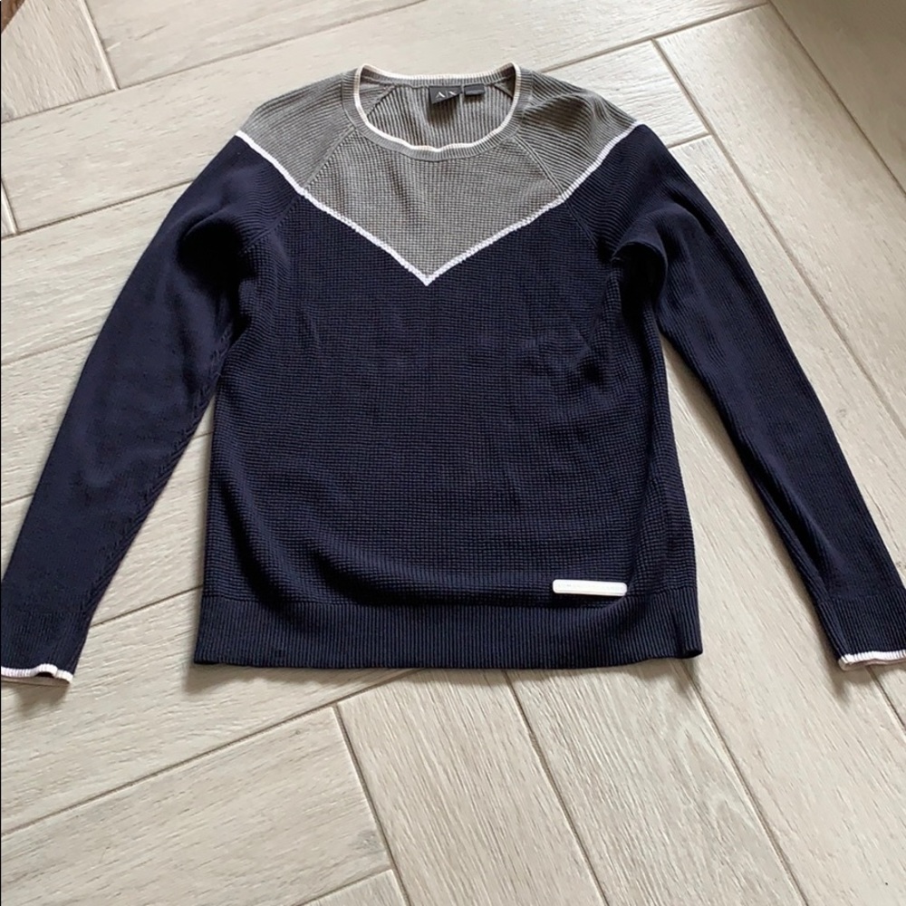 Super nice Armani Exchange light sweater!